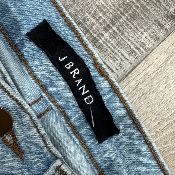 J brand rapture distressed light wash skinny jean ❤️ - Picture 5 of 9